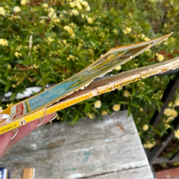 Choose your own adventure paperback book - Picture 4 of 4